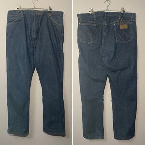 Men’s 40 x 32 Wrangler Jeans
